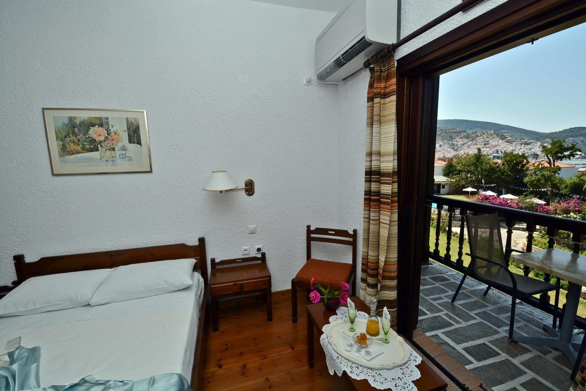 Hotel Prince Stafilos Skopelos Exterior foto